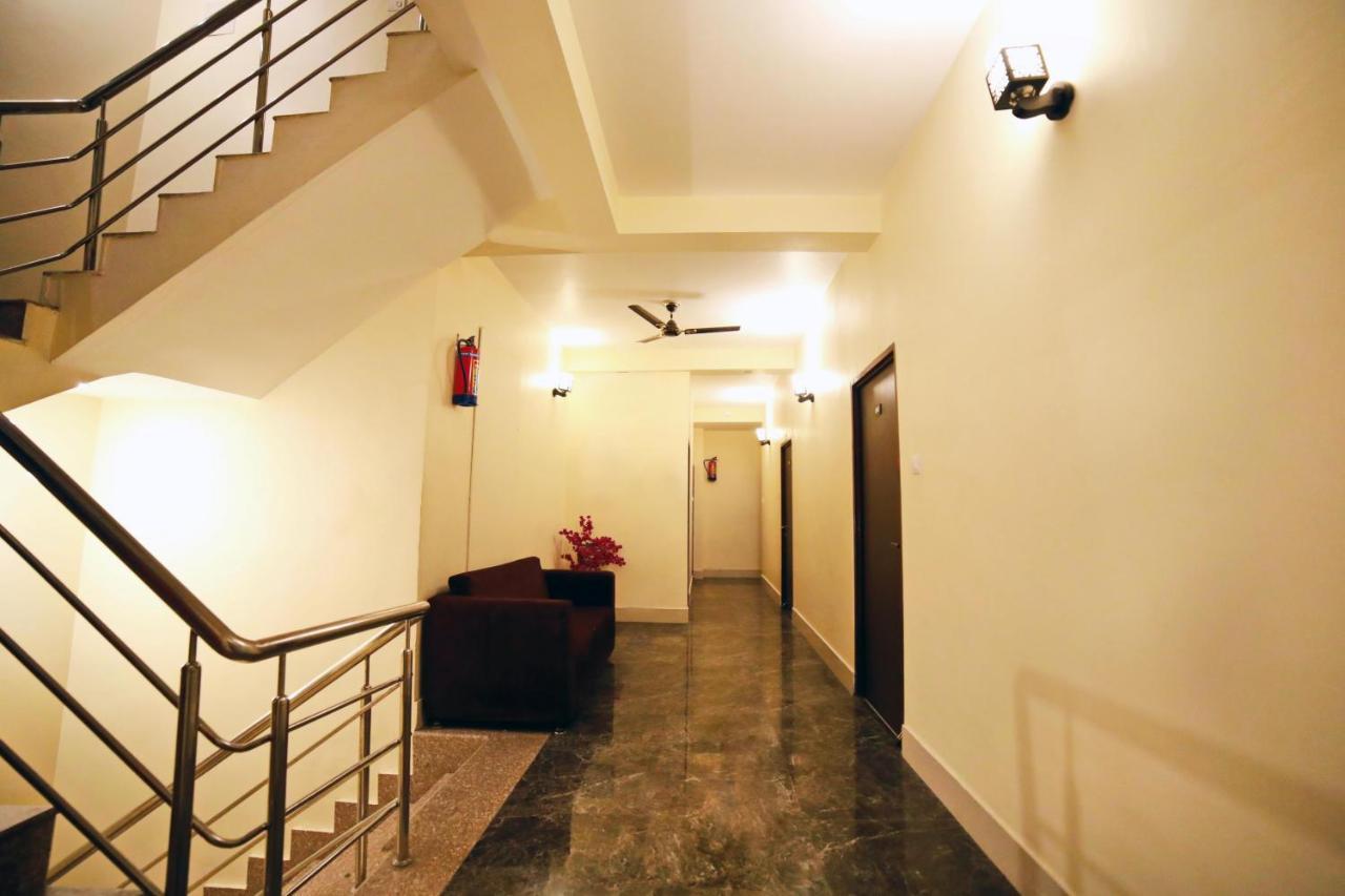 Oyo 16708 Sada Shiv Guest House Varanasi Bagian luar foto