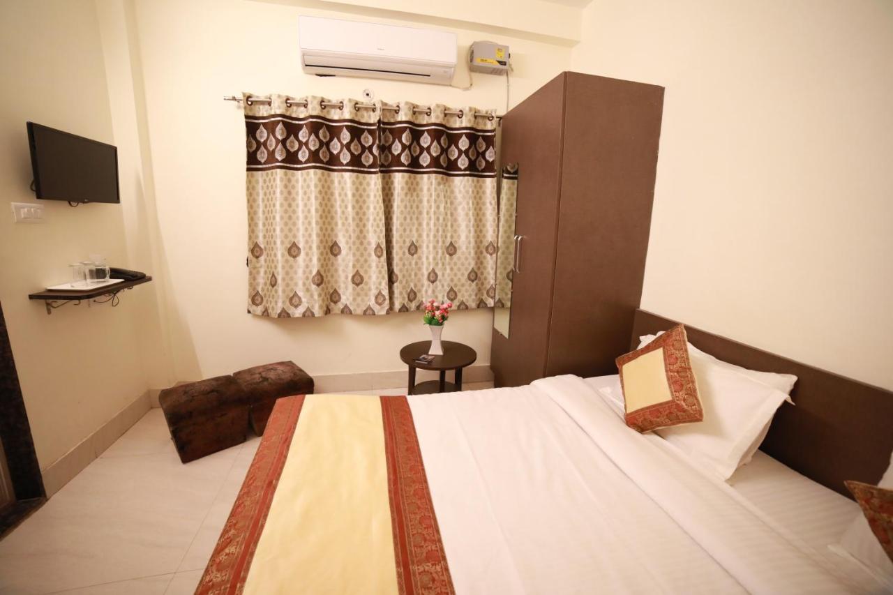 Oyo 16708 Sada Shiv Guest House Varanasi Bagian luar foto