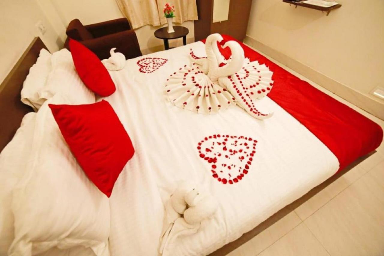 Oyo 16708 Sada Shiv Guest House Varanasi Bagian luar foto