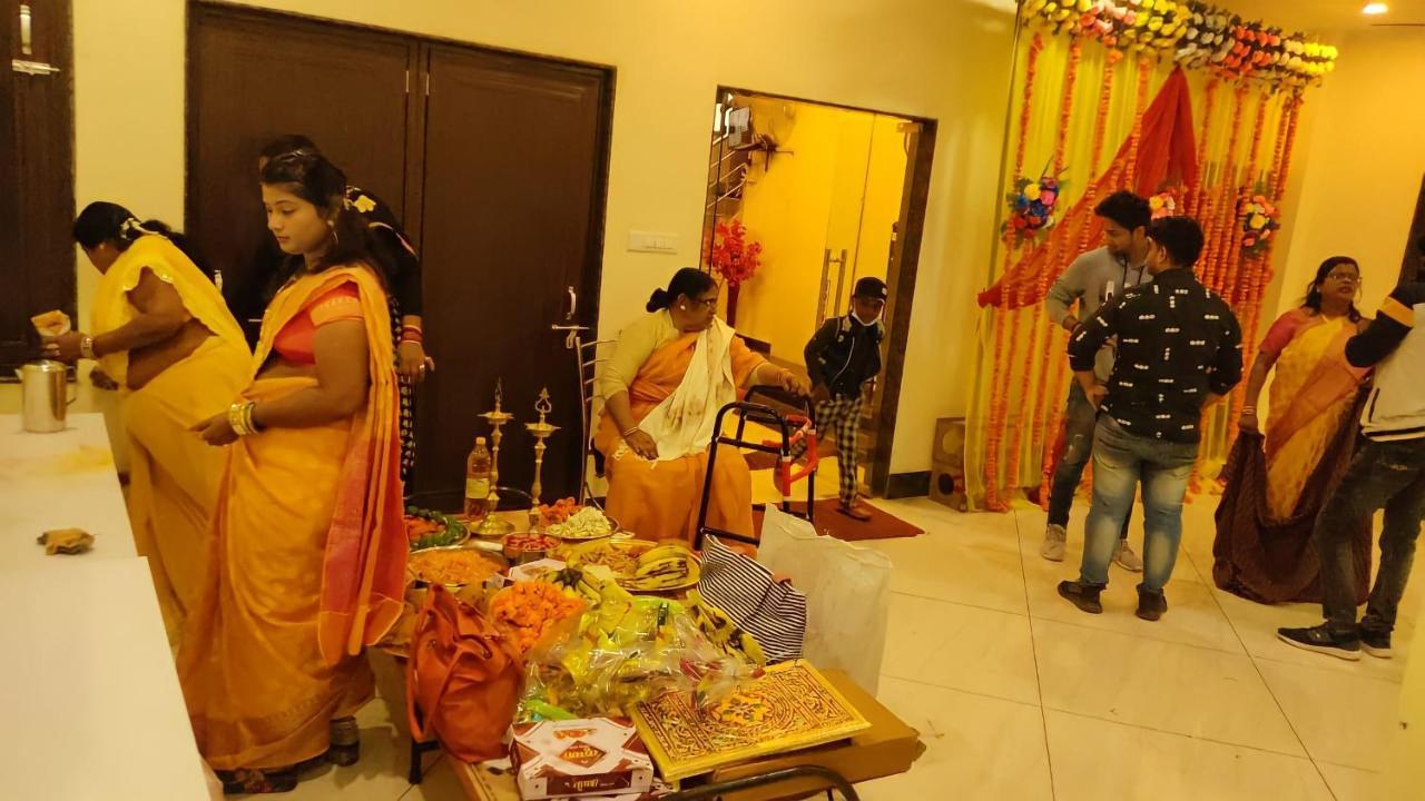 Oyo 16708 Sada Shiv Guest House Varanasi Bagian luar foto