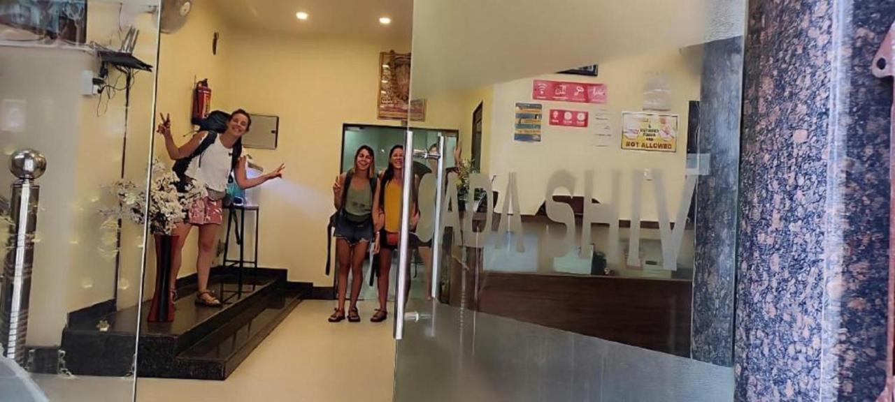 Oyo 16708 Sada Shiv Guest House Varanasi Bagian luar foto