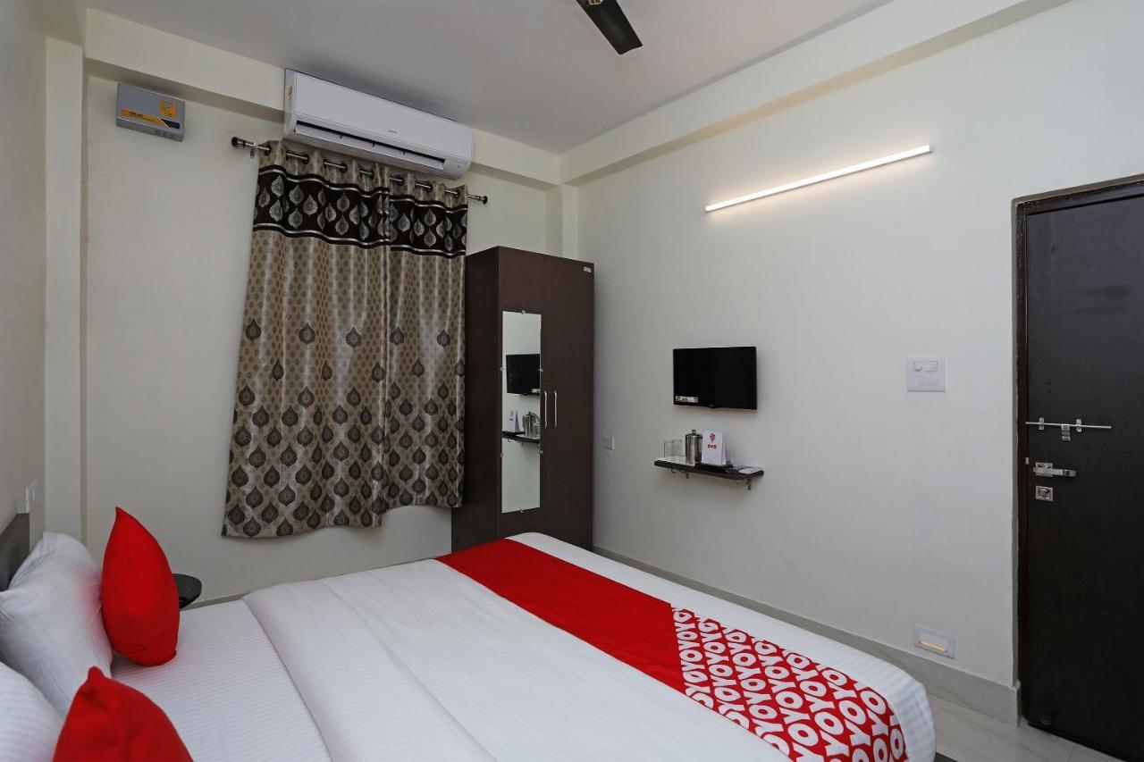 Oyo 16708 Sada Shiv Guest House Varanasi Bagian luar foto