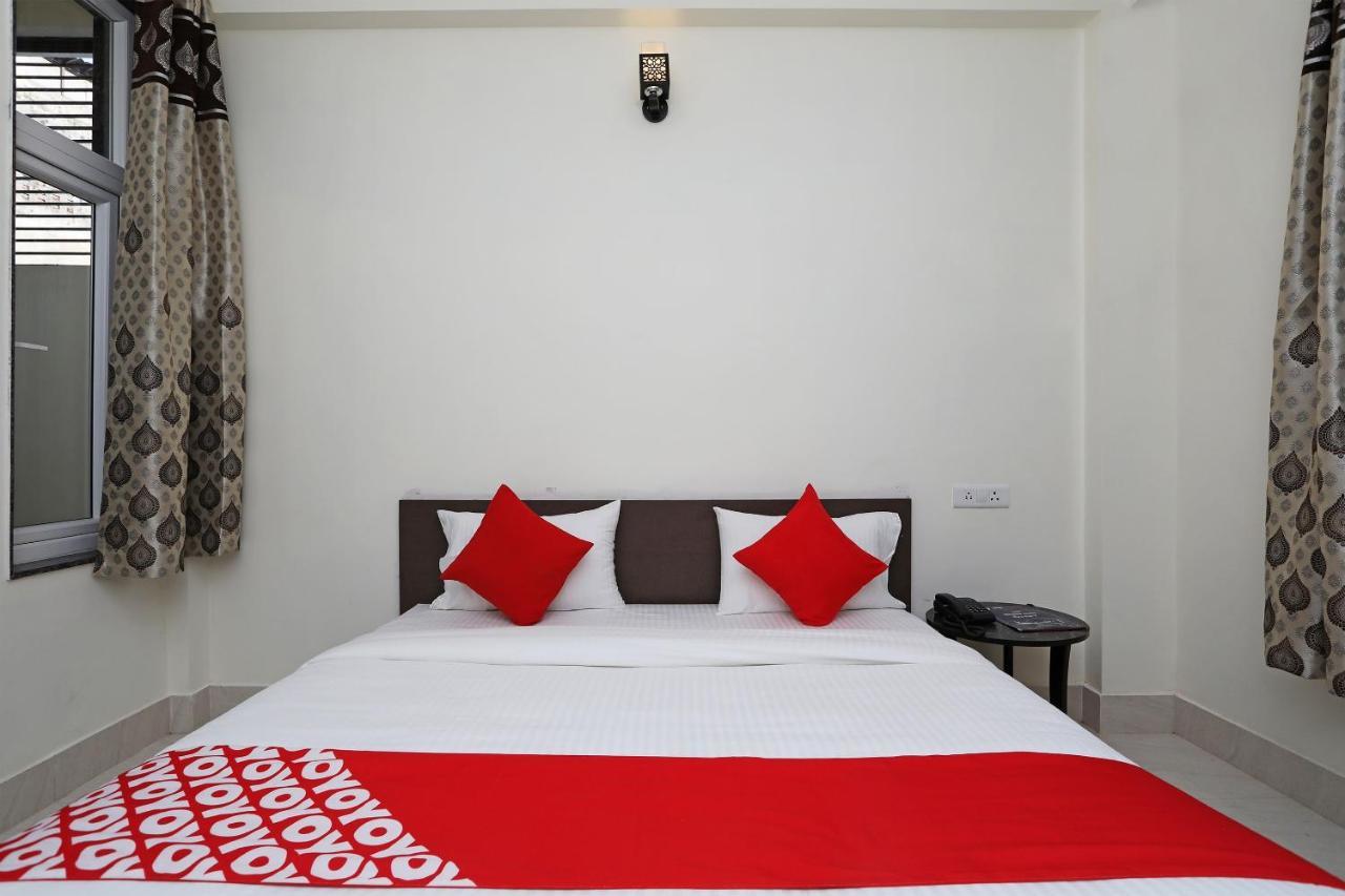 Oyo 16708 Sada Shiv Guest House Varanasi Bagian luar foto