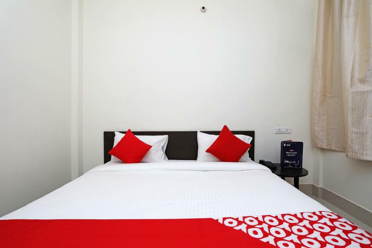 Oyo 16708 Sada Shiv Guest House Varanasi Bagian luar foto